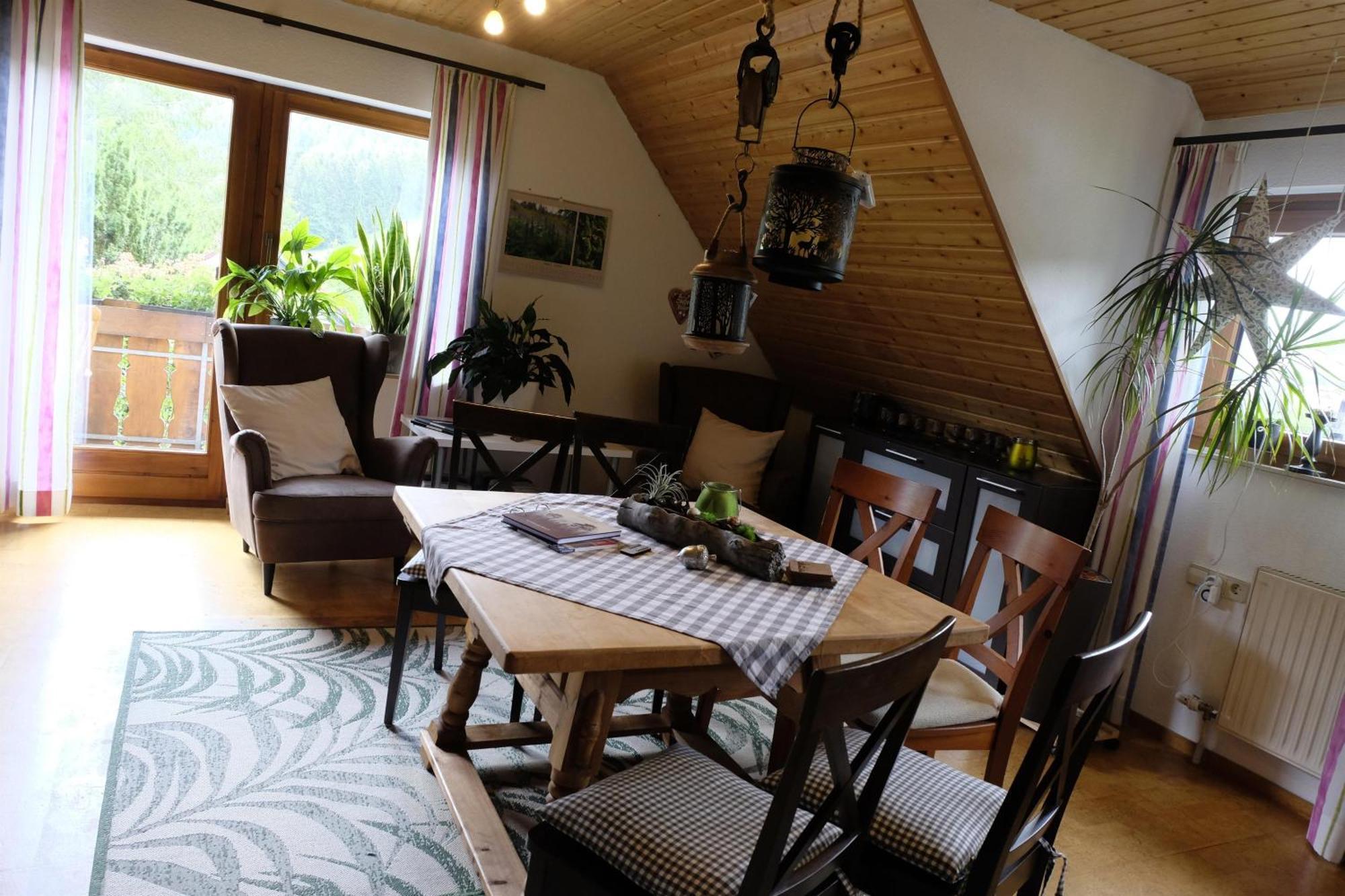 Schwarzwild - Ferienwohnung Und Ferienzimmer Baiersbronn Exteriör bild